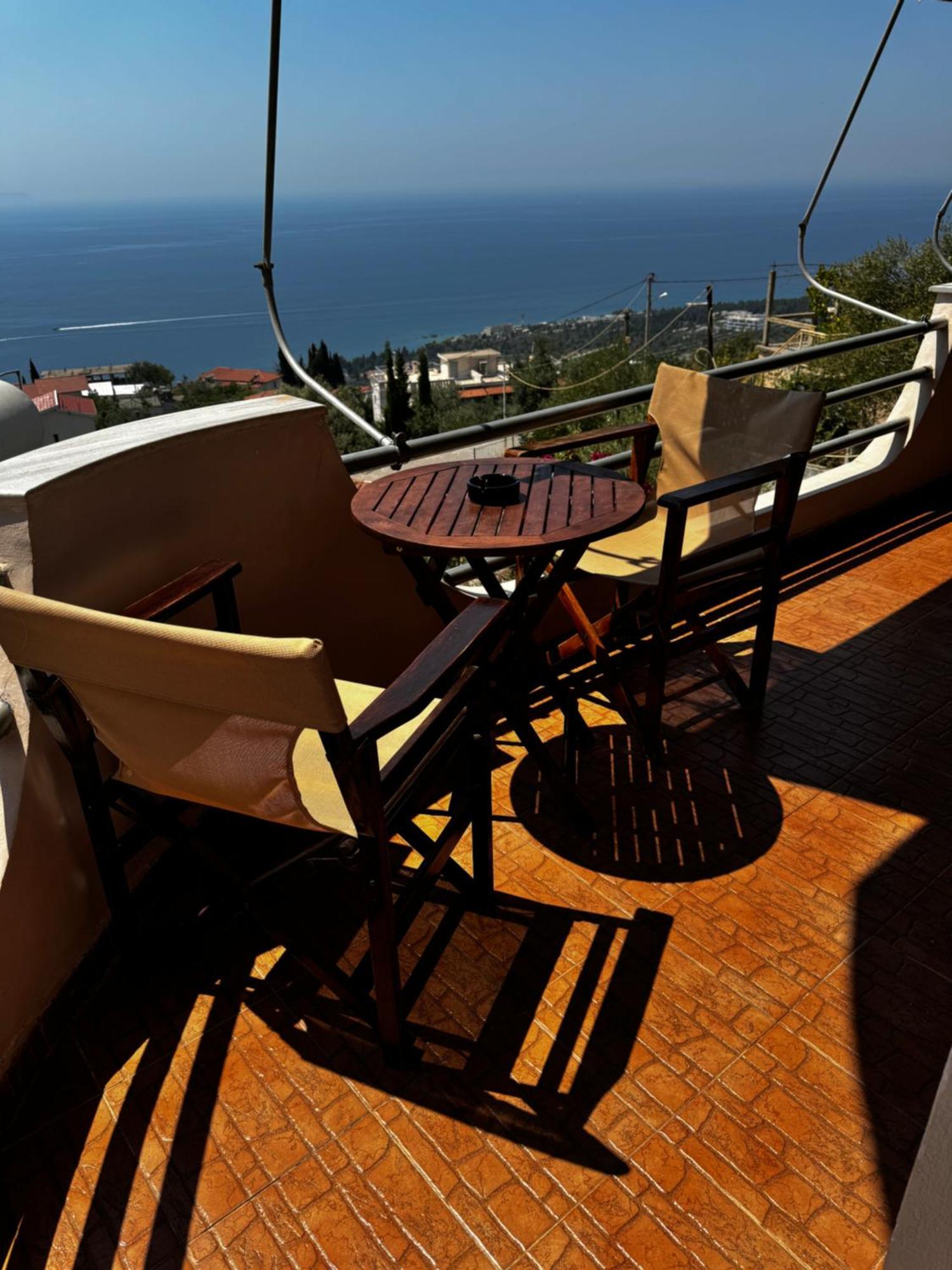 Emilios House Apartment *